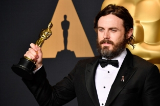 Casey Affleck e l'Oscar come Miglior attore protagonista nel film Manchester by the Sea prodotto da Amazon. Netflix e Amazon inseguono l’Academy Oscar