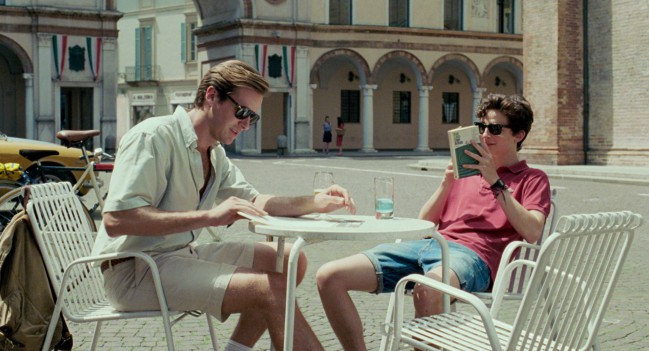 Chiamami col tuo nome Chiamami col tuo nome, film di Luca Guadagnino. Armie Hammer (Oliver) e Timothée Chalamet (Elio) in una scena del film