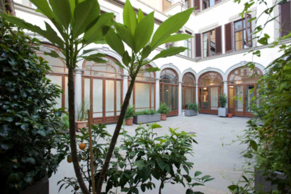 Lorenzo Villoresi Lorenzo Villoresi apre le porte della sua boutique in via de’ Bardi, 12 a Firenze per ApritiModa