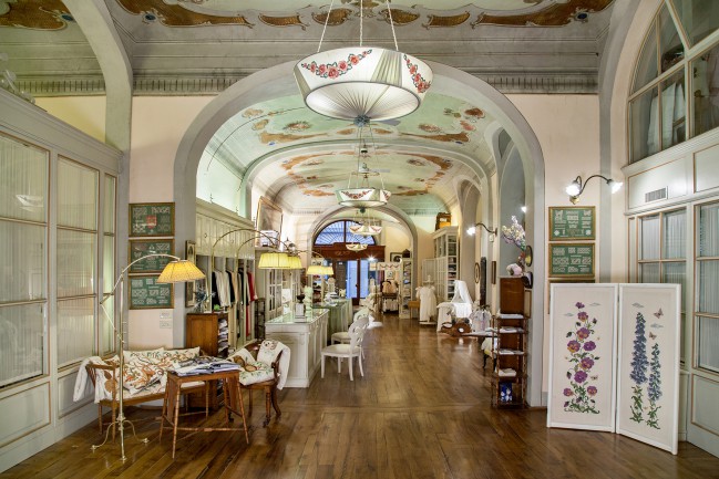 Loretta Caponi Loretta Caponi apre le porte del trecentesco Palazzo Aldobrandini di Firenze per ApritiModa